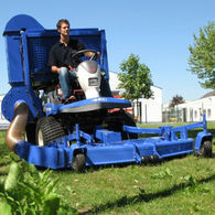 Iseki SF310 lawn tractor