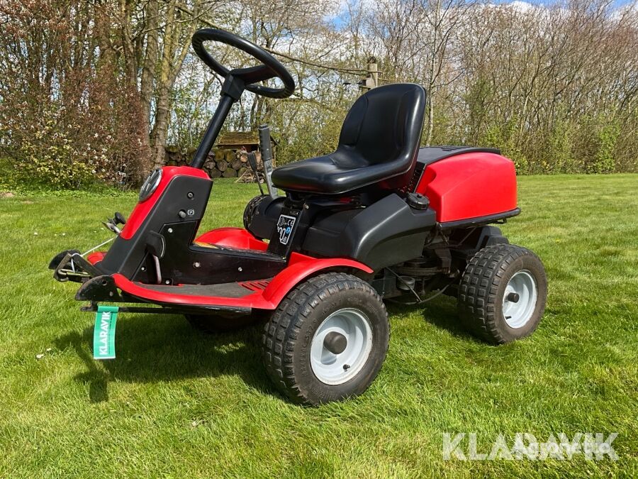 Jonsered Fr2213MA lawn tractor