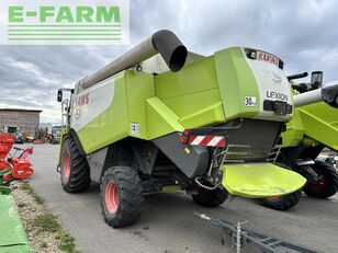 Claas lexion 520 grain harvester