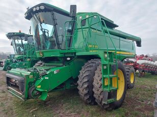 John Deere 9870 STS grain harvester