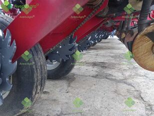 new Challenger 8180  Row cleaner for seeding systems  mechanical precision seed drill