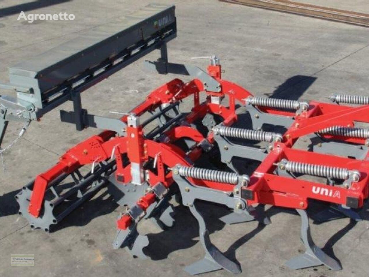 new Unia mechanical seed drill
