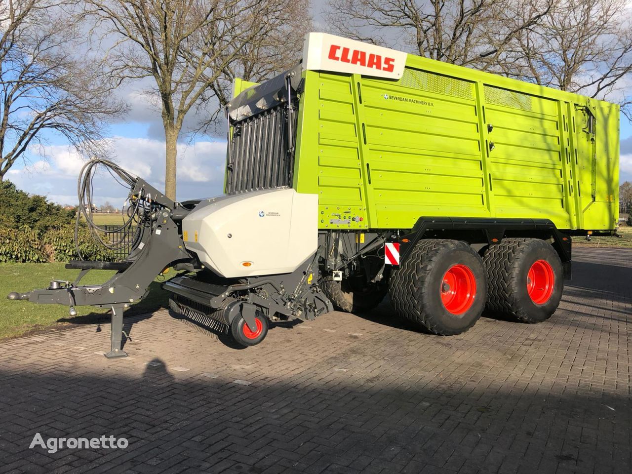 Claas Cargos 8400 self-loading wagon