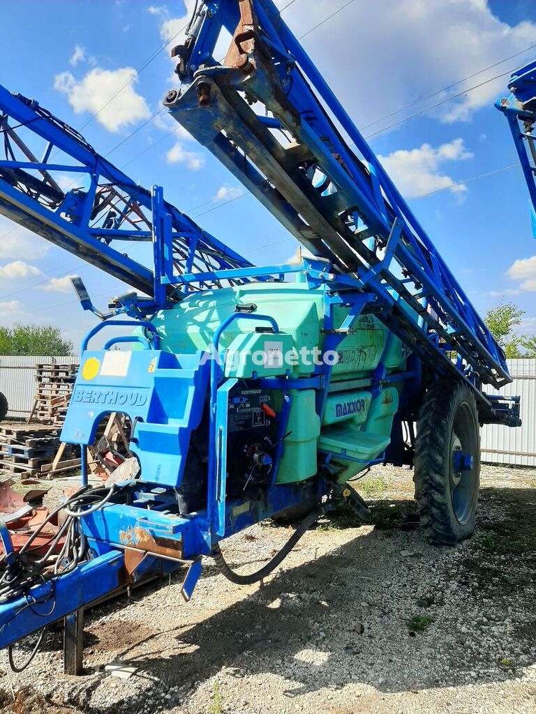 Berthoud EX-S 4000 (Shtanga 32 m.) trailed sprayer