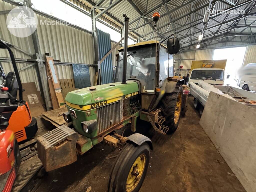 John Deere 2250 MC 1 wheel tractor