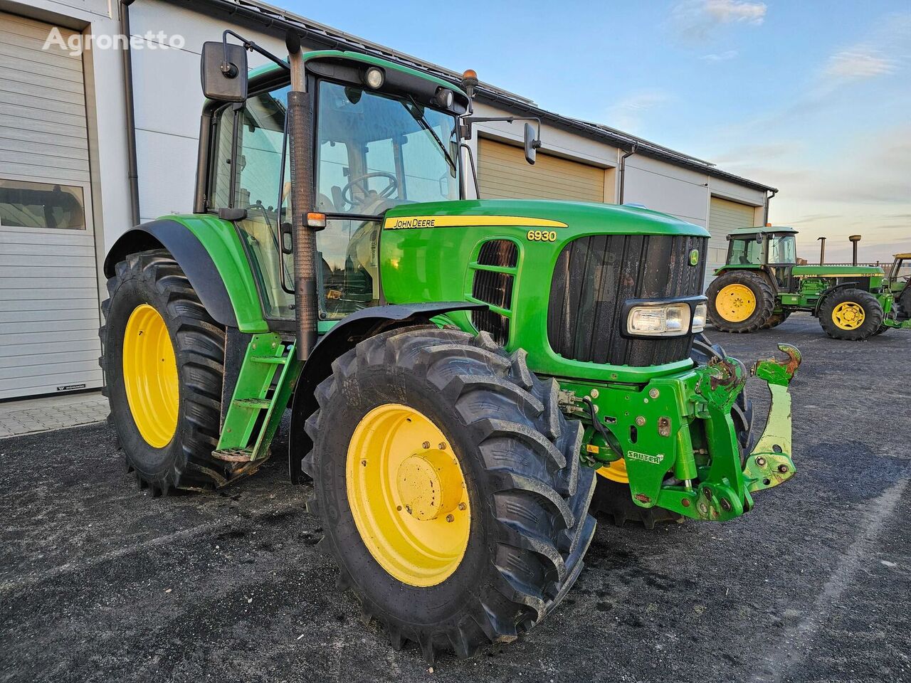John Deere 6930 wheel tractor