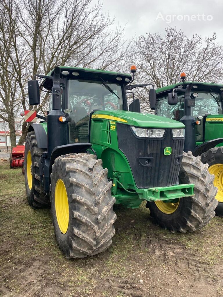 John Deere 7250 R wheel tractor