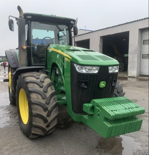 John Deere 8310R wheel tractor