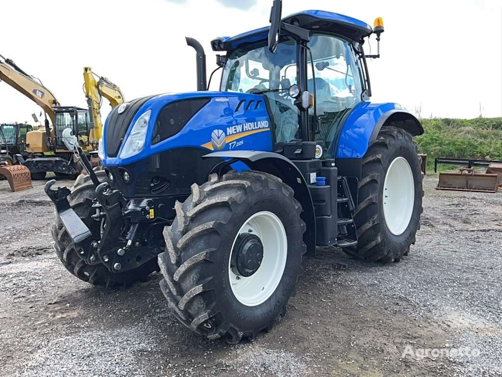 New Holland T7.225 AutoCommand Tractor wheel tractor